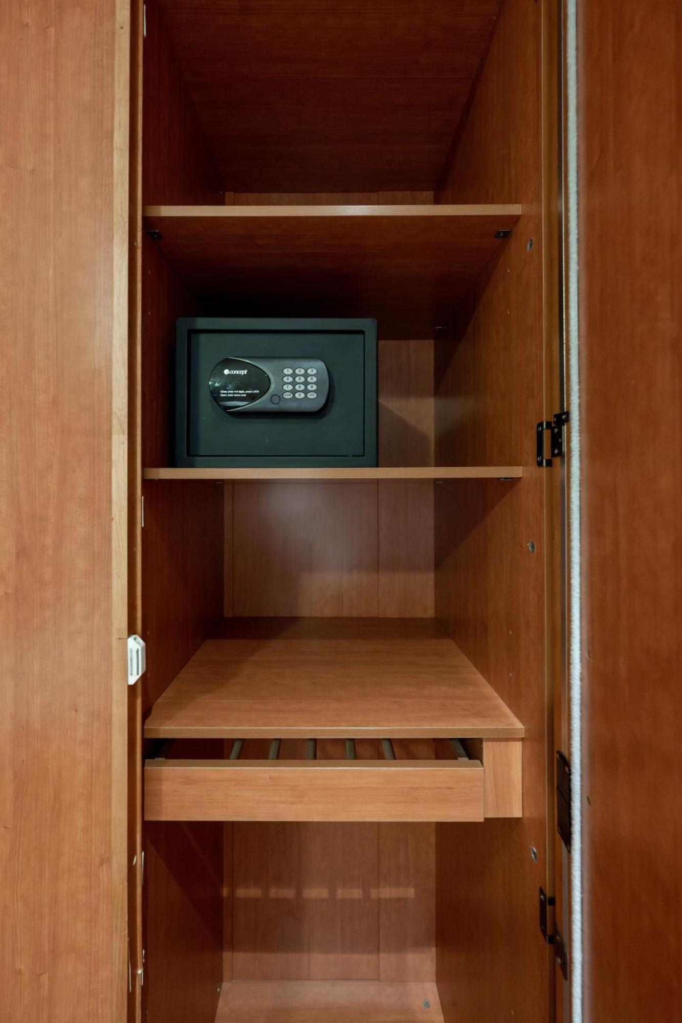 Tanal Serviced Apartments 알크호바르 객실 사진